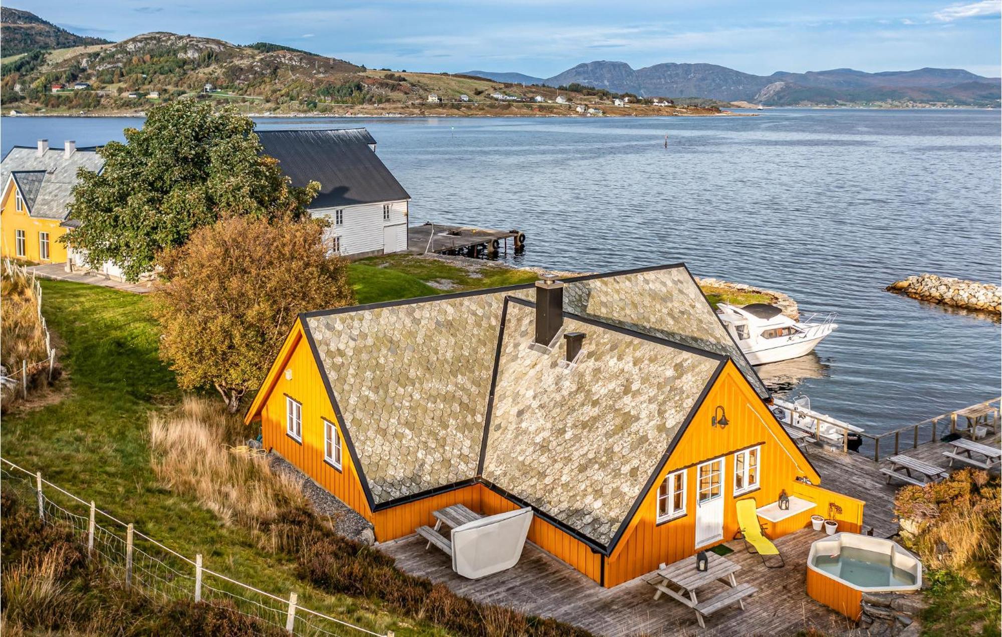 Awesome Home In Kvamsoy With Jacuzzi Sandvik  Exterior photo